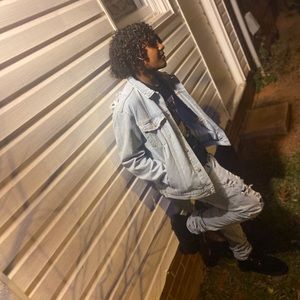 Meet your Posher, Jaret